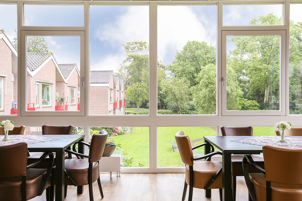 badkamer uitzicht vanuit de algemene huiskamer